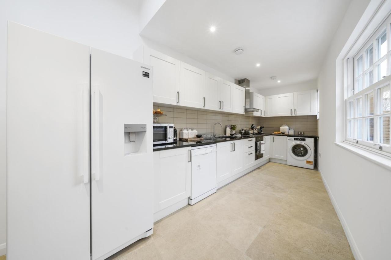 House-stunning-castle Views-5bed-free-parking Villa