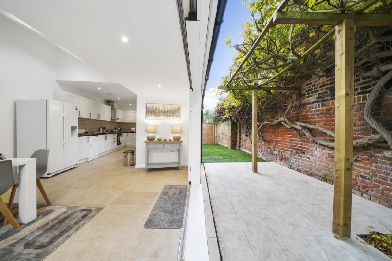 Villa House-stunning-castle Views-5bed-free-parking Eton